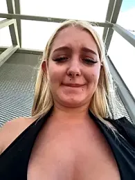 Milkyy_wway stripchat stream image