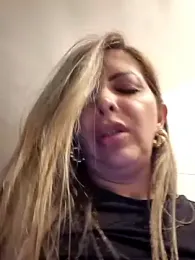 _Abril-Office1 stripchat stream image