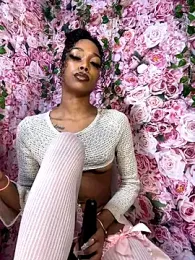 mismialove stripchat stream image