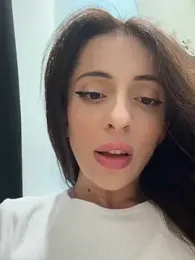 Yesmoree stripchat stream image