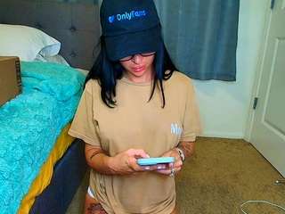 tighttinymilf camsoda stream image