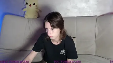 -Yummybabes- stripchat stream image