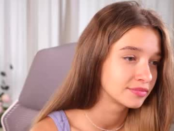 little_poetry chaturbate stream image