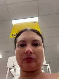 MilfyMrsRobinson stripchat stream image