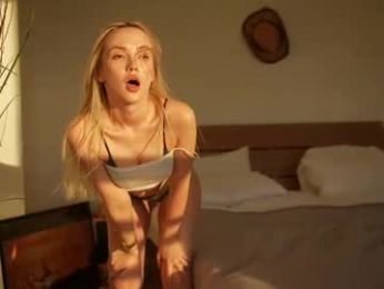 kriss0leoo chaturbate stream image