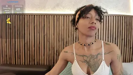 daiana_curly stripchat stream image