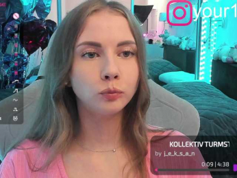 VikkiExtraCheese bongacams stream image