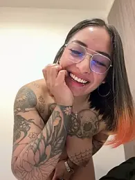 Rae_Lil_White stripchat stream image