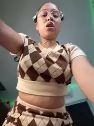 Shara_dreams stripchat stream image