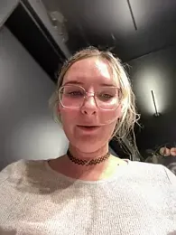 The_Snowwhitee stripchat stream image