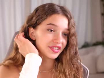 little_poetry chaturbate stream image