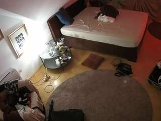 voyeurcam-julmodels-whitebed-4 camsoda stream image