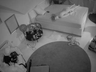 voyeurcam-julmodels-whitebed-4 camsoda stream image