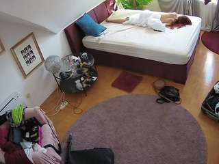voyeurcam-julmodels-whitebed-4 camsoda stream image
