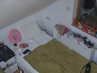 voyeurcam-julmodels-bed-7 camsoda stream image