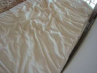 voyeurcam-julmodels-whitebed-1 camsoda stream image