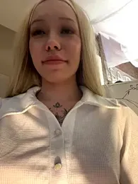 babydolll stripchat stream image