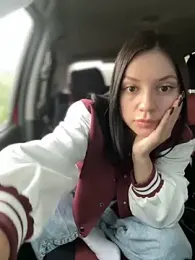 JulliaVegas stripchat stream image