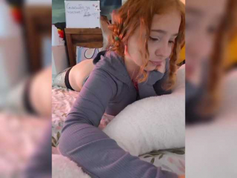 LittleDelora bongacams stream image