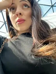 Yesmoree stripchat stream image