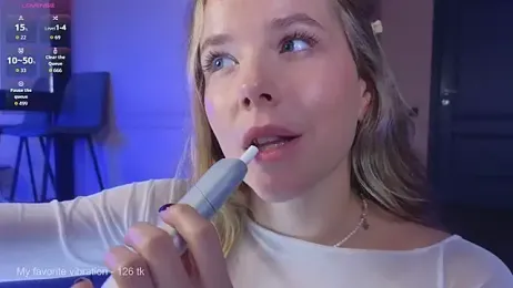 milly_shy stripchat stream image