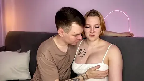 julielourens stripchat stream image