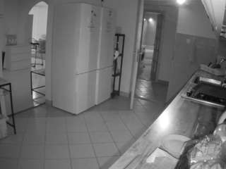 voyeurcam-julmodels-kitchen camsoda stream image