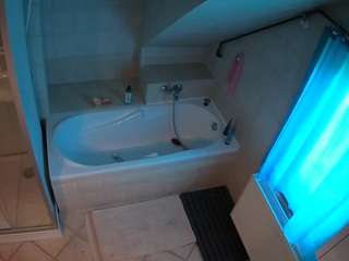 voyeurcam-julmodels-bath-2nd-1 camsoda stream image