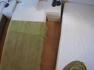 voyeurcam-julmodels-bed-5 camsoda stream image