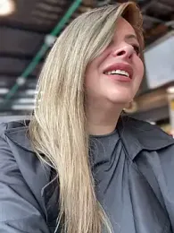 _Abril-Office1 stripchat stream image