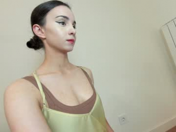 ehotlovea chaturbate stream image