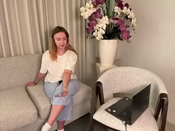 Nura_n_Sarah stripchat stream image