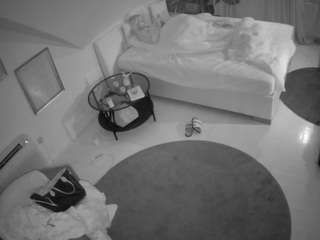 voyeurcam-julmodels-whitebed-4 camsoda stream image