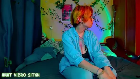 TrickyKitsune stripchat stream image