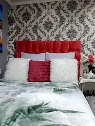 Thasha8 stripchat stream image