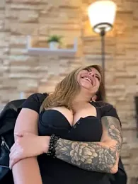 _Abril-Office1 stripchat stream image