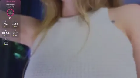 milly_shy stripchat stream image