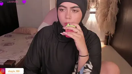 shayla_18 stripchat stream image