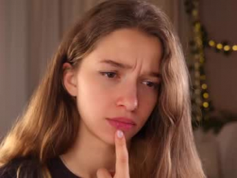 little_poetry chaturbate stream image