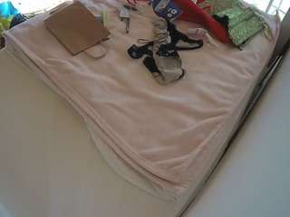 voyeurcam-julmodels-whitebed-1 camsoda stream image