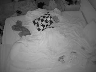 voyeurcam-julmodels-whitebed-3 camsoda stream image