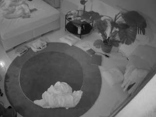 voyeurcam-julmodels-whitebed-5 camsoda stream image