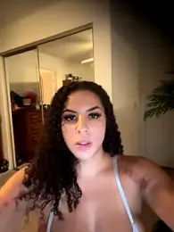 thatonelightskinn stripchat stream image