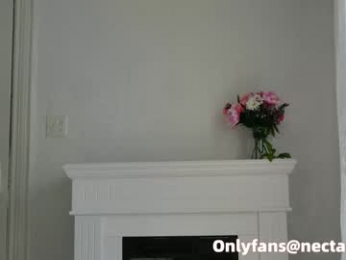 littlegreekflower chaturbate stream image