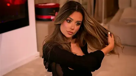 YasmineShaw stripchat stream image