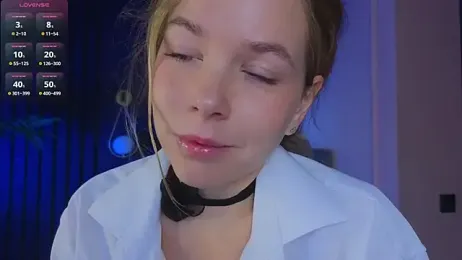 milly_shy stripchat stream image