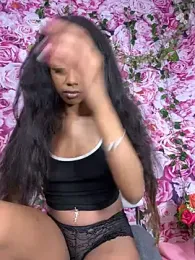 mismialove stripchat stream image