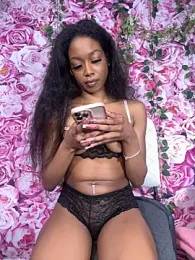 mismialove stripchat stream image
