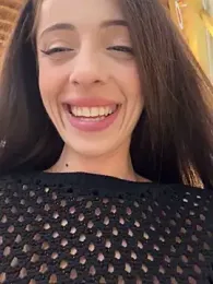 Yesmoree stripchat stream image