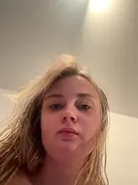 CherryEmmy stripchat stream image